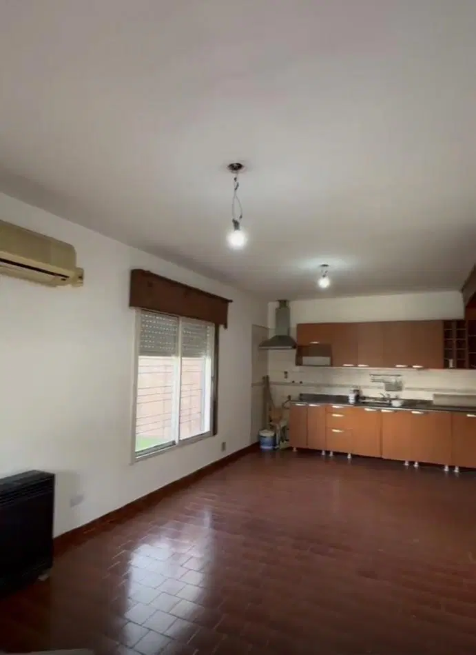 Chalet 4 ambientes con pileta 3