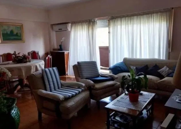 Amplio Departamento 3 ambientes  Acepta propiedad en parte de pago 6