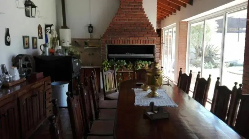iMPECABLE CHALET  5 AMBIENTES EN DOS PLANTAS  Lote de 10 x 48 4