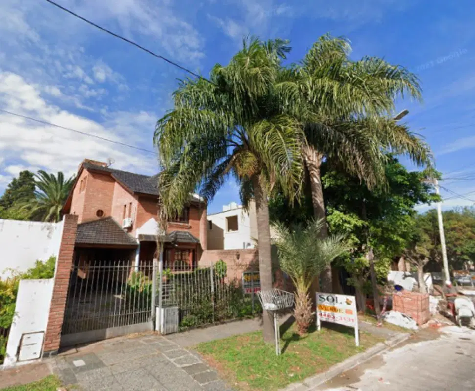 Chalet en Venta en Castelar - 5 ambientes! Permuta 2
