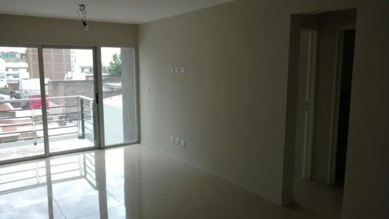 DEPARTAMENTO MONOAMBIENTE Sarmiento 1037 Oportunidad !! 1