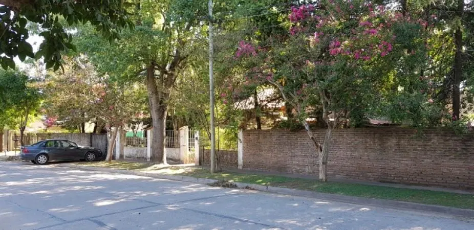 Chalet de epoca a reciclar sobre 3 lotes 3