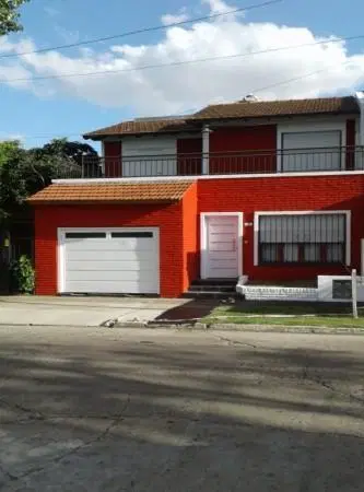 Impecable Chalet en 2 plantas! Ituzaingo Norte Oportunidad ... 1