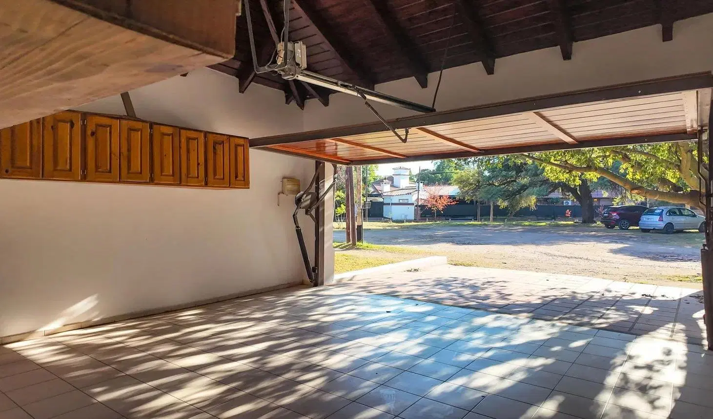 Exclusiva Casa de 5 Dormitorios en Zona Colegio La Salle – Apta Crédito 3