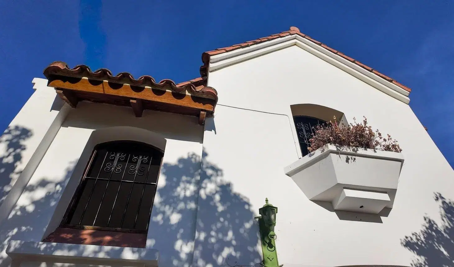 Exclusiva Casa de 5 Dormitorios en Zona Colegio La Salle – Apta Crédito 4