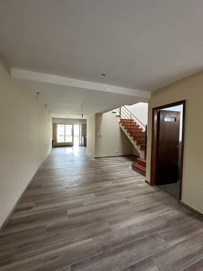 Foto de Casa de 3 Dormitorios En Alquiler Fisherton Rosario, imagen 1