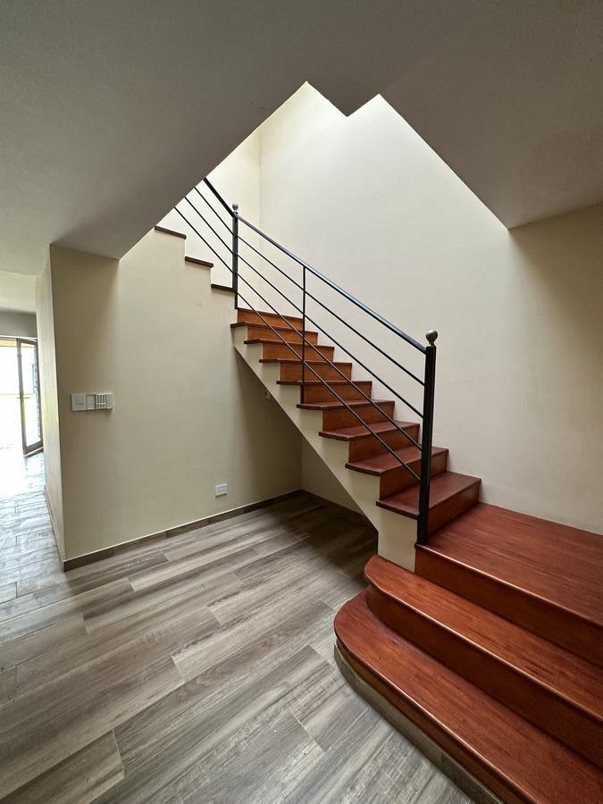 Foto de Casa de 3 Dormitorios En Alquiler Fisherton Rosario, imagen 2