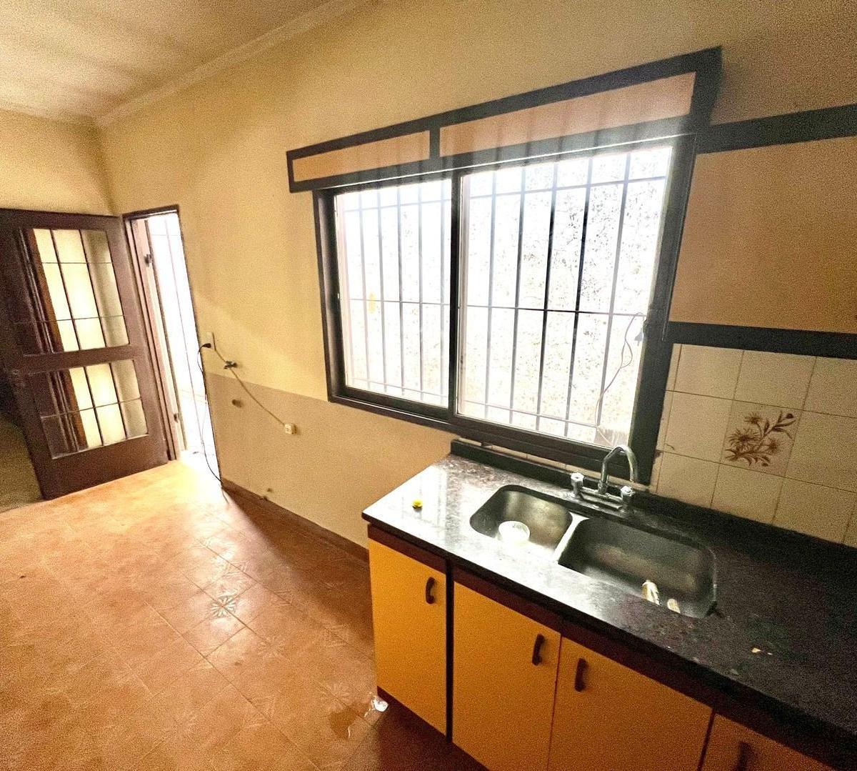 Casa en Venta en Lomas de Zamora, G. B. a. Zona Sur, Argentina 5