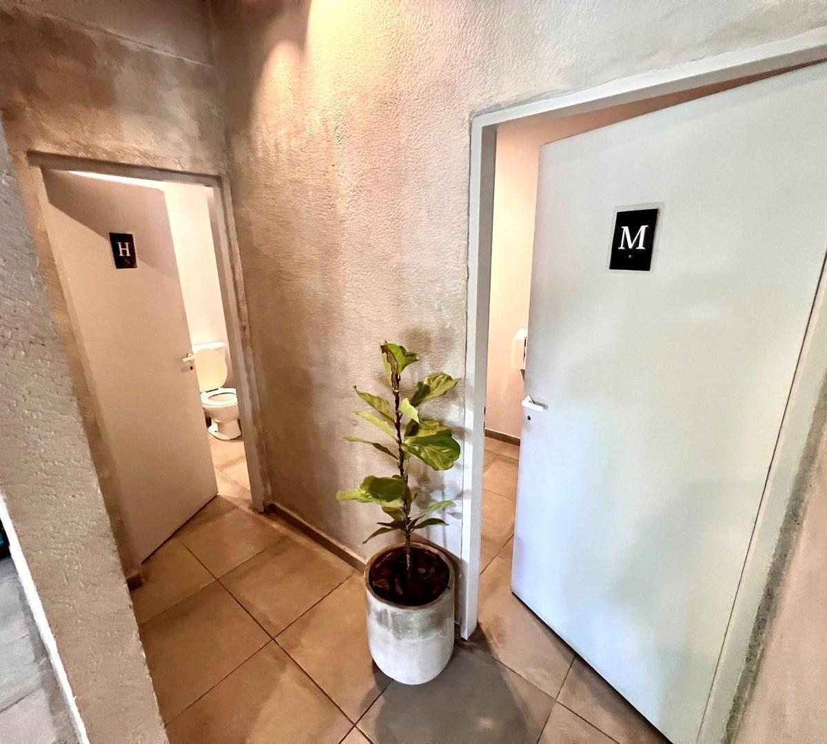 Foto de Local en Venta en Adrogué, Almirante Brown, G.B.A. Zona Sur, imagen 2