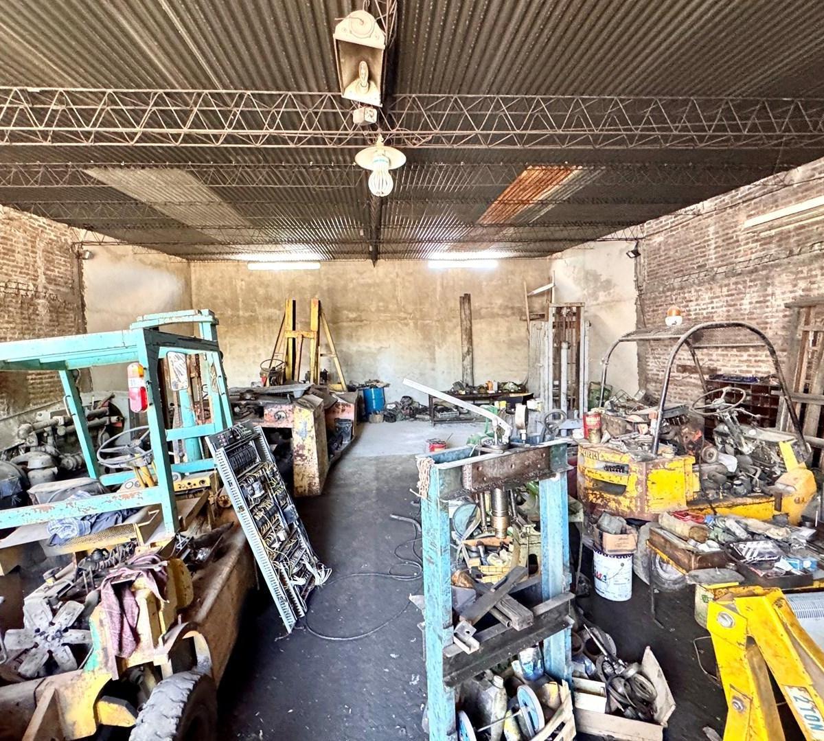 Depósito Galpón en Venta en Lomas de Zamora, G. B. a. Zona Sur, Argentina 2