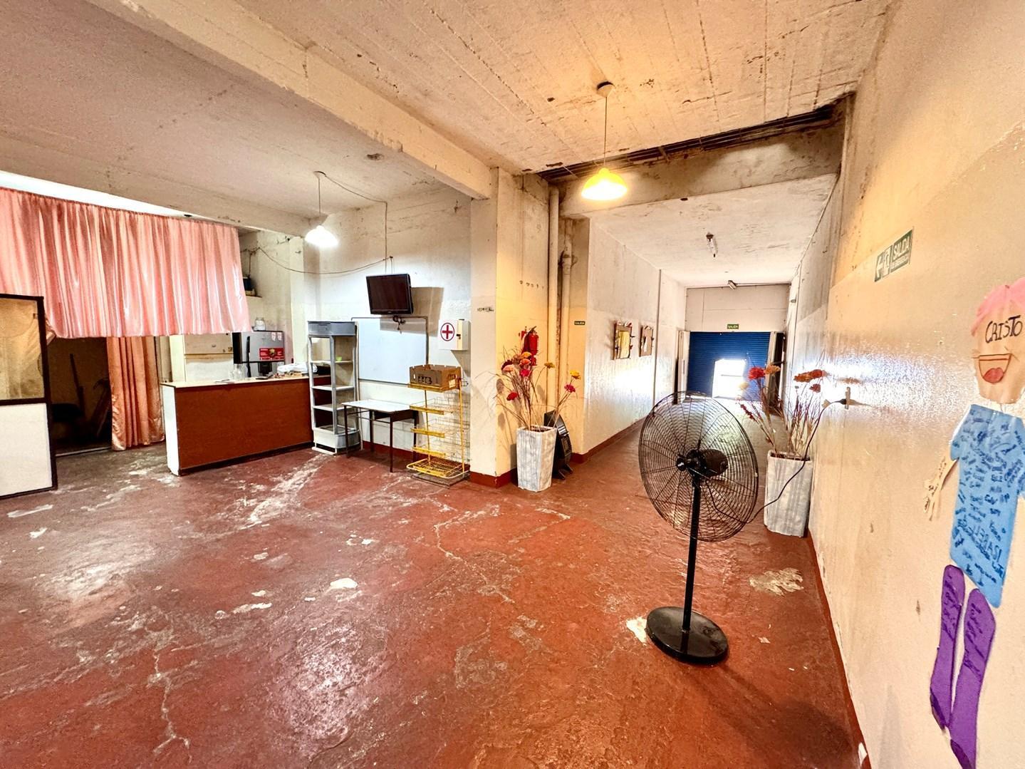 Foto de Depósito Galpón en Venta en Banfield, Lomas de Zamora, G.B.A. Zona Sur, imagen 2