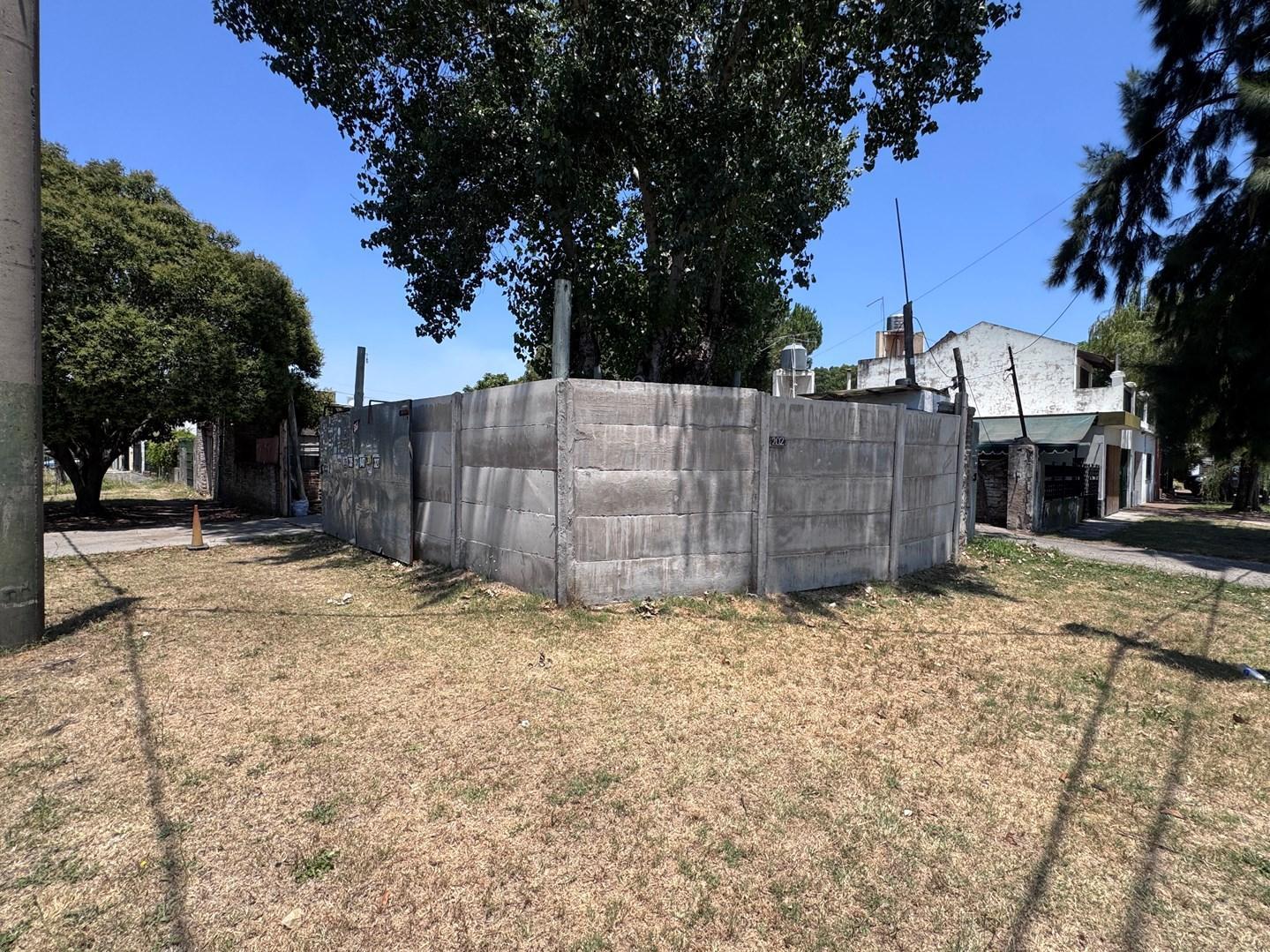 Foto de Terreno Lote en Venta en Lomas de Zamora, G.B.A. Zona Sur, Argentina, imagen 2