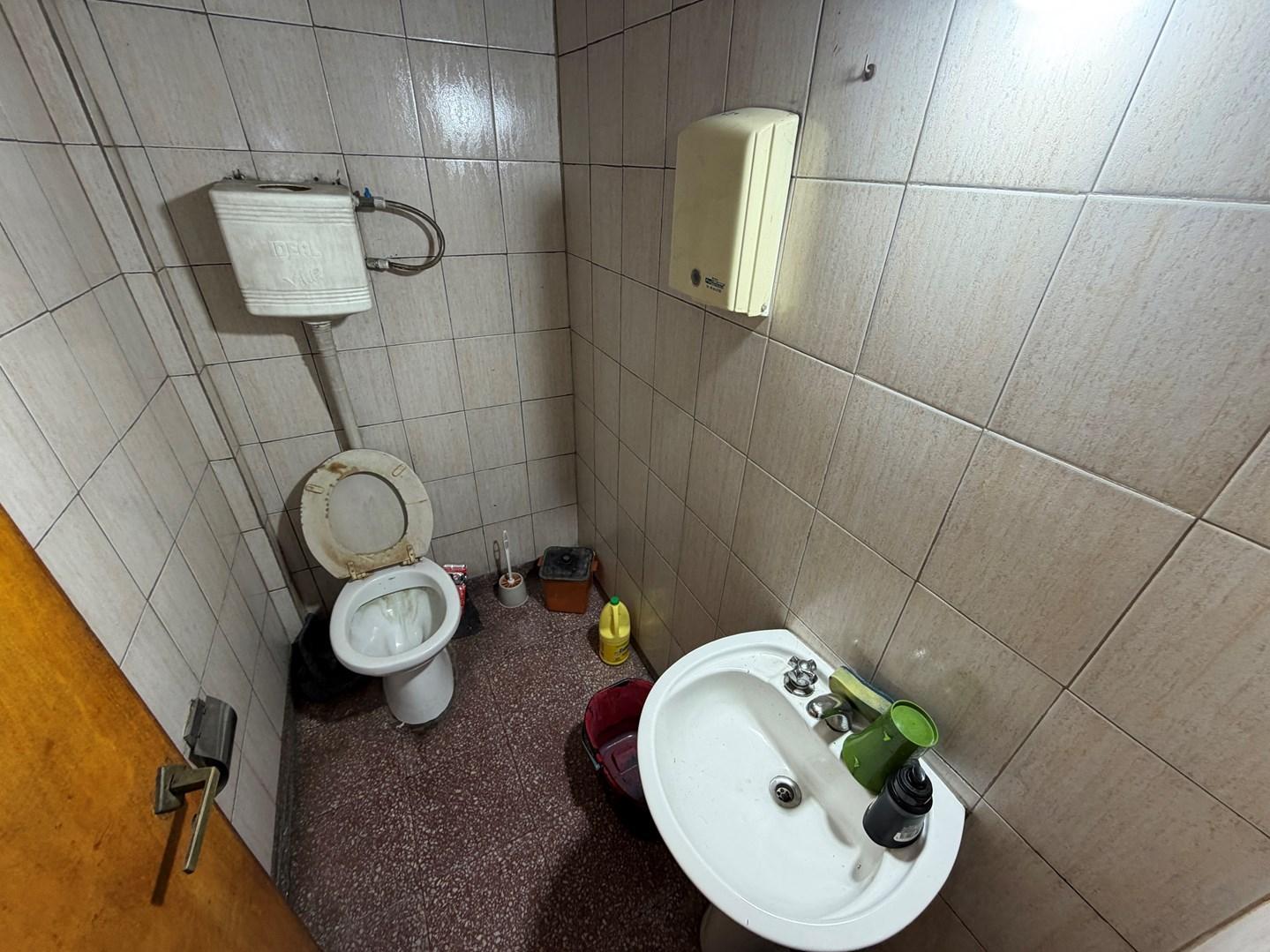 Foto de Local en Venta en Lomas de Zamora, G.B.A. Zona Sur, Argentina, imagen 3