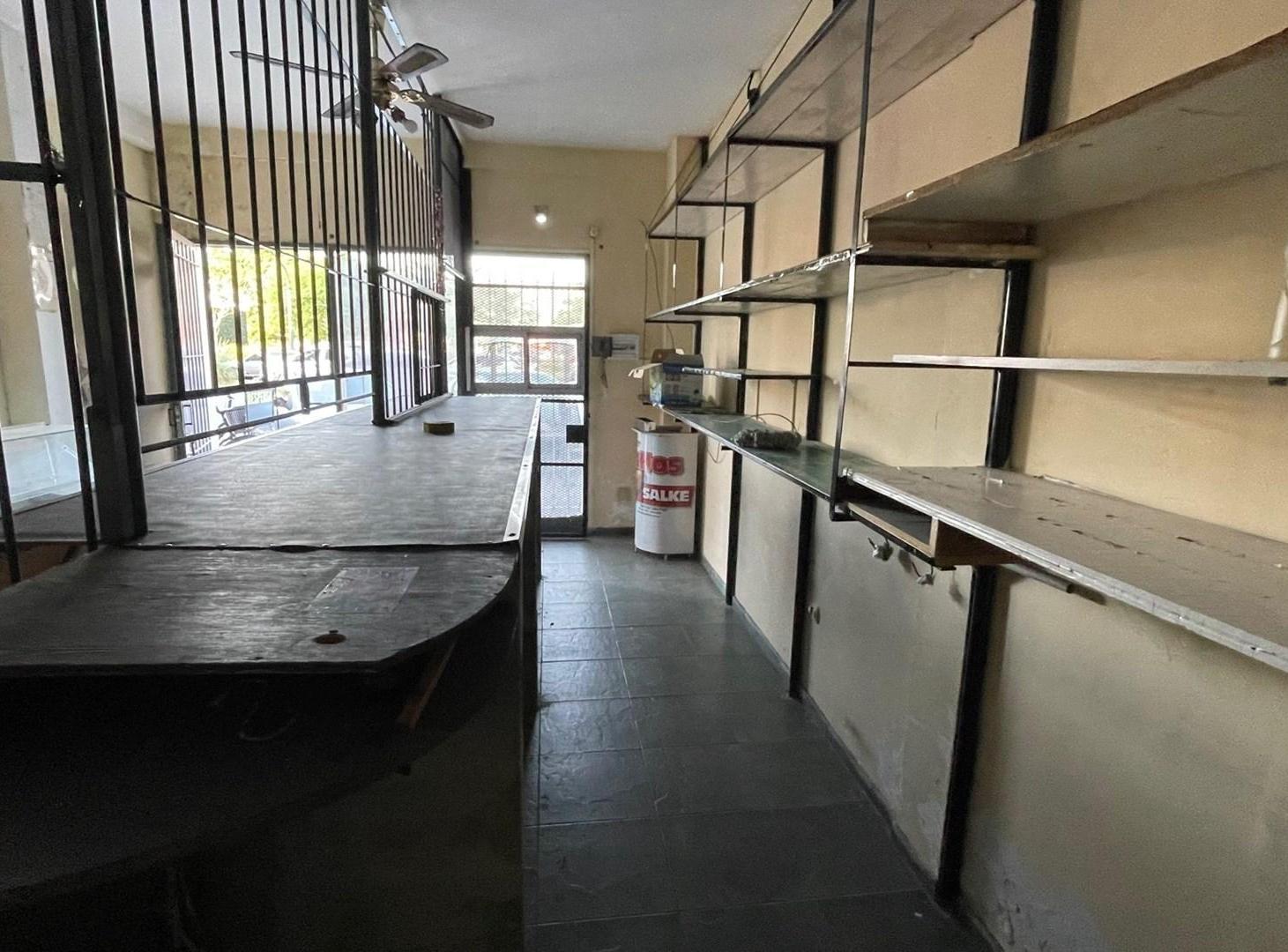 Foto de Local en Venta en Lomas de Zamora, G.B.A. Zona Sur, Argentina, imagen 3
