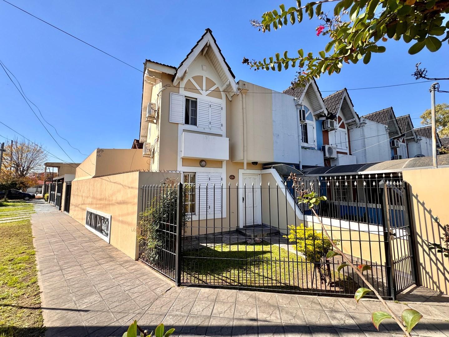 Foto de Departamento Dúplex en Venta en Lomas de Zamora, G.B.A. Zona Sur, imagen 1