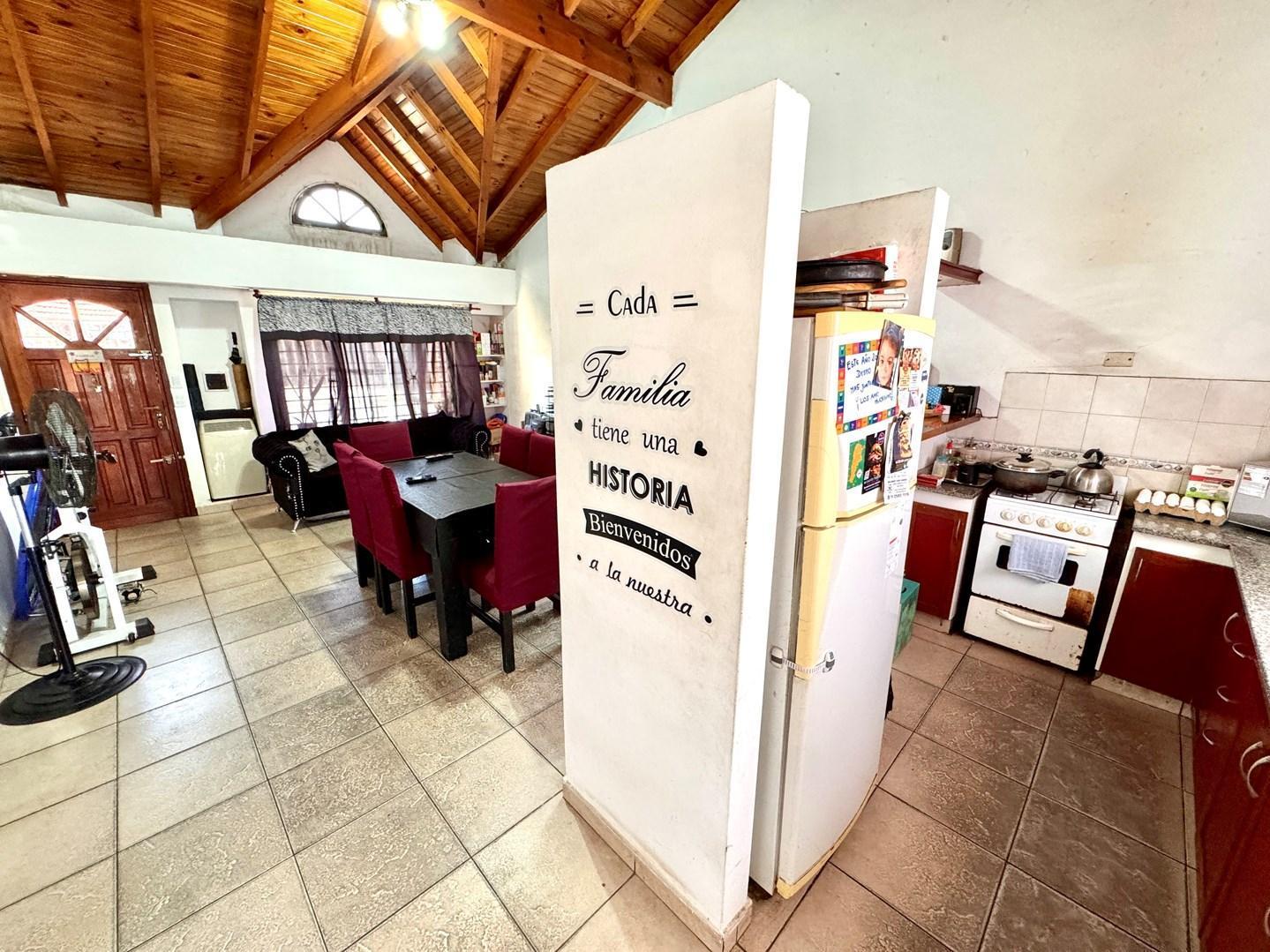Foto de Departamento PH en Venta en Lomas de Zamora, G.B.A. Zona Sur, Argentina, imagen 2