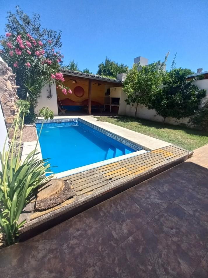 Casa 3 Dorm. con Piscina y Jardin Barrio Refineria 3