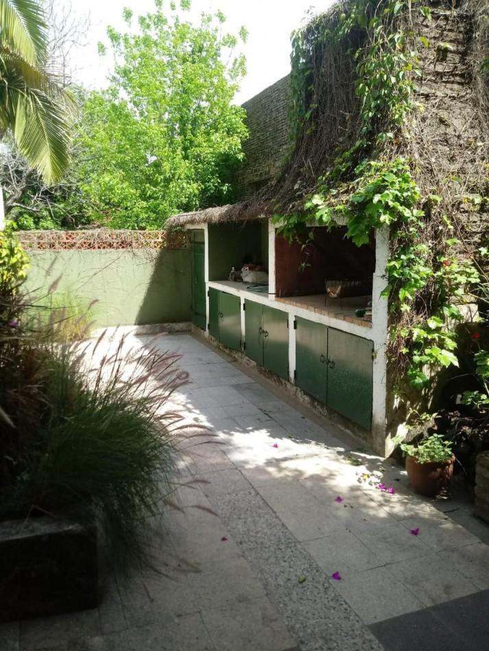 Venta 2 Casas con Cochera y Jardin en Fisherton 1