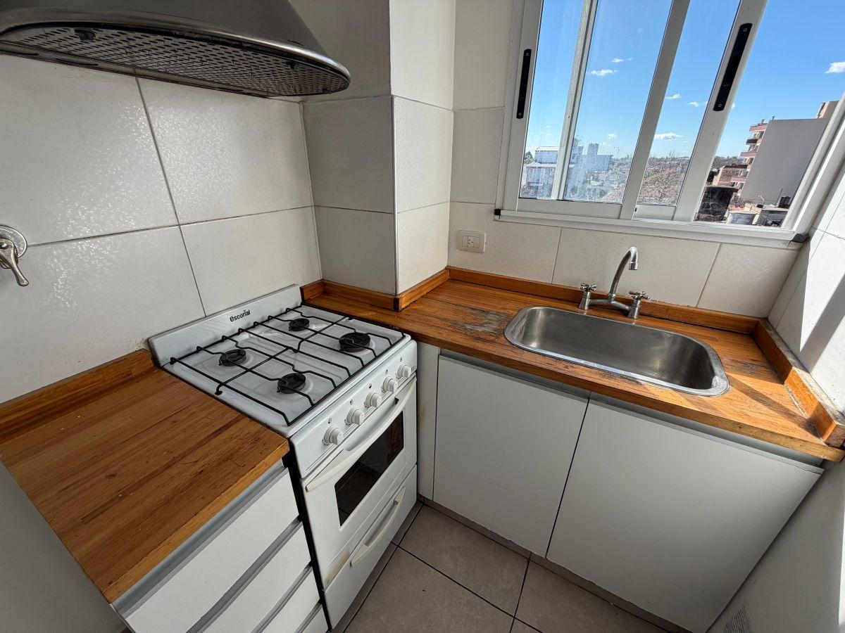 Foto de Departamento en Alquiler en Sáenz Peña 2 ambientes con balcón, imagen 1
