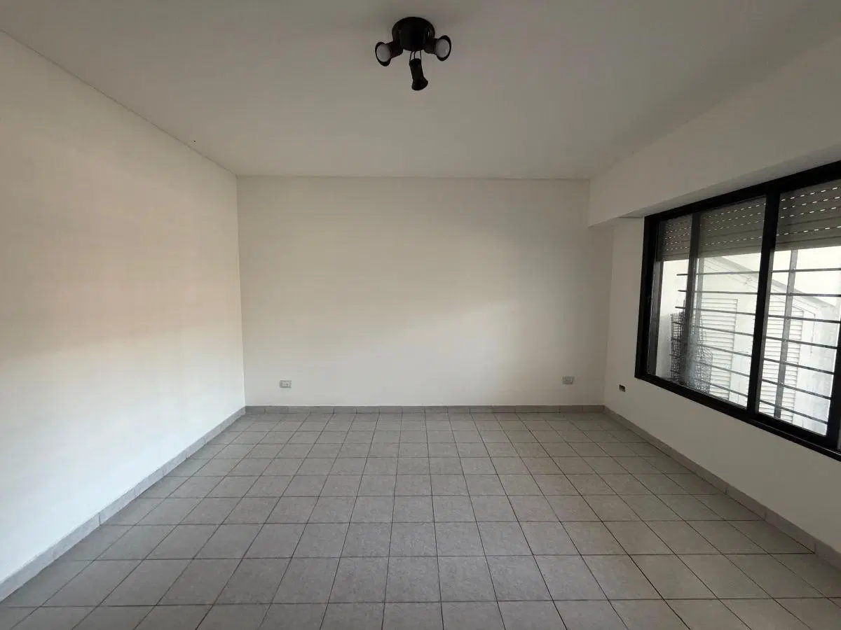 Hermoso PH de 3 ambientes refaccionado - En alquiler 3
