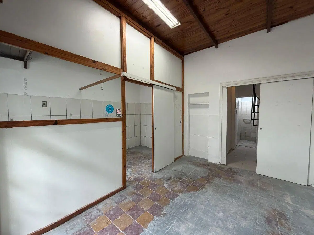 LOCAL EN ZONA COMERCIAL - Santos Lugares 1