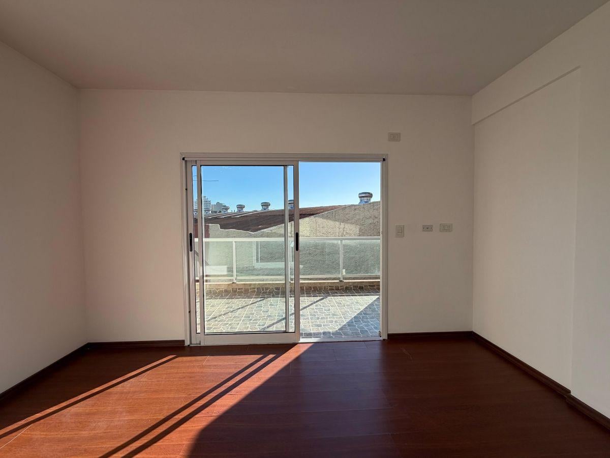 Foto de Departamento de 2 Ambientes con Balcón Aterrazado en Alquiler - Santos, imagen 3