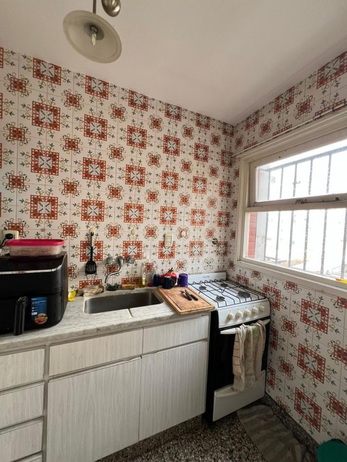 Foto de VENTA - DEPTO DOS AMBIENTES - FRENTE - BALCON, imagen 2