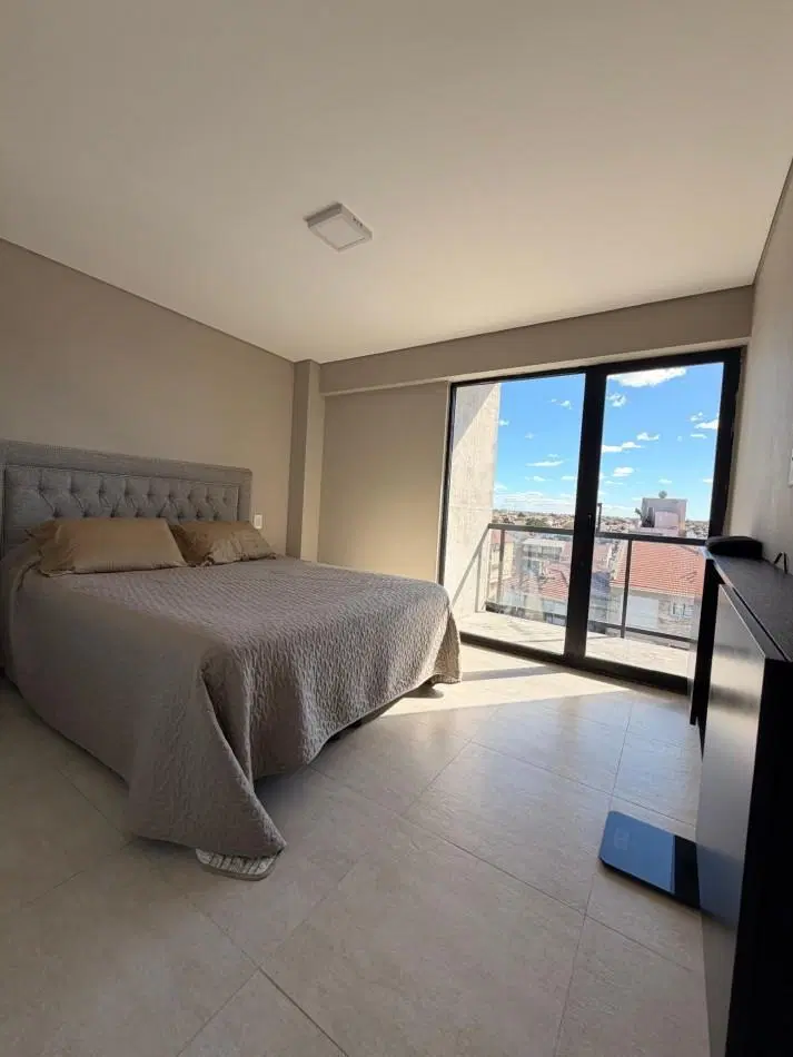 VENTA - DEPTO TRES AMBIENTES - VISTA AL MAR - BALCON - COCHERA 5