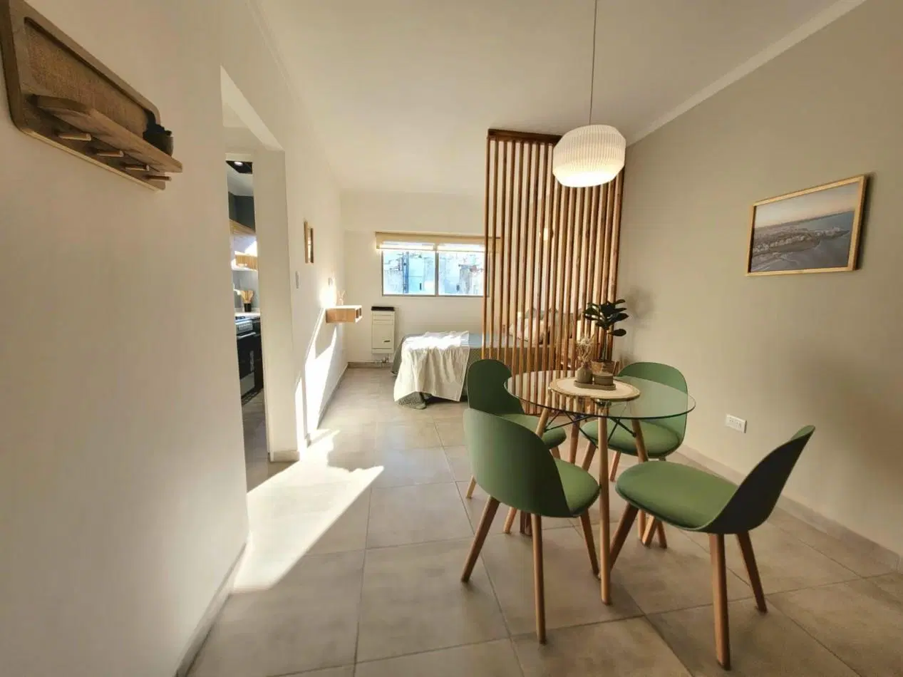 VENTA DEPTO 1 AMBIENTE A LA CALLE 1