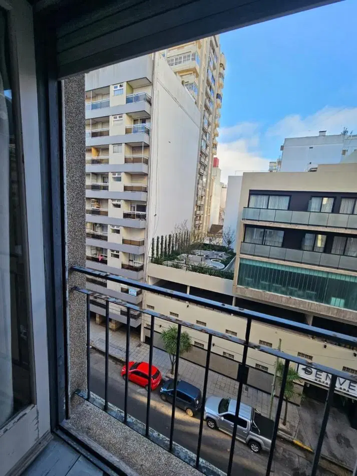 VENTA - MONOAMBIENTE EN ESTADO ORIGINAL A LA CALLE - ZONA ALDREY 7