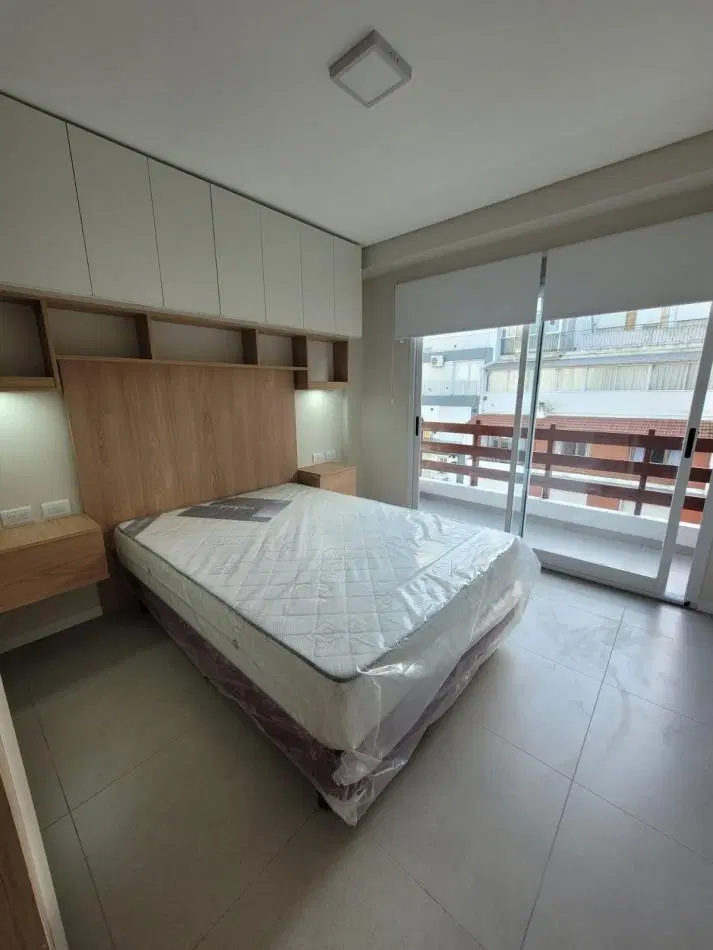 VENTA - DEPTO DOS AMBIENTES - FRENTE - PLAZA COLON 5