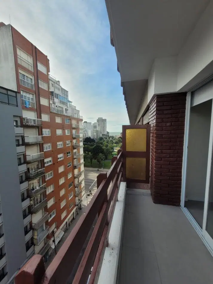 VENTA - DEPTO DOS AMBIENTES - FRENTE - PLAZA COLON 8