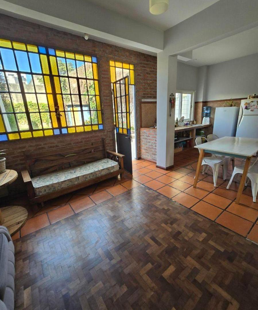 Foto de VENTA EN BLOQUE – 2 CASAS INDEPENDIENTES EN LOTE PROPIO CON PILETA, imagen 1
