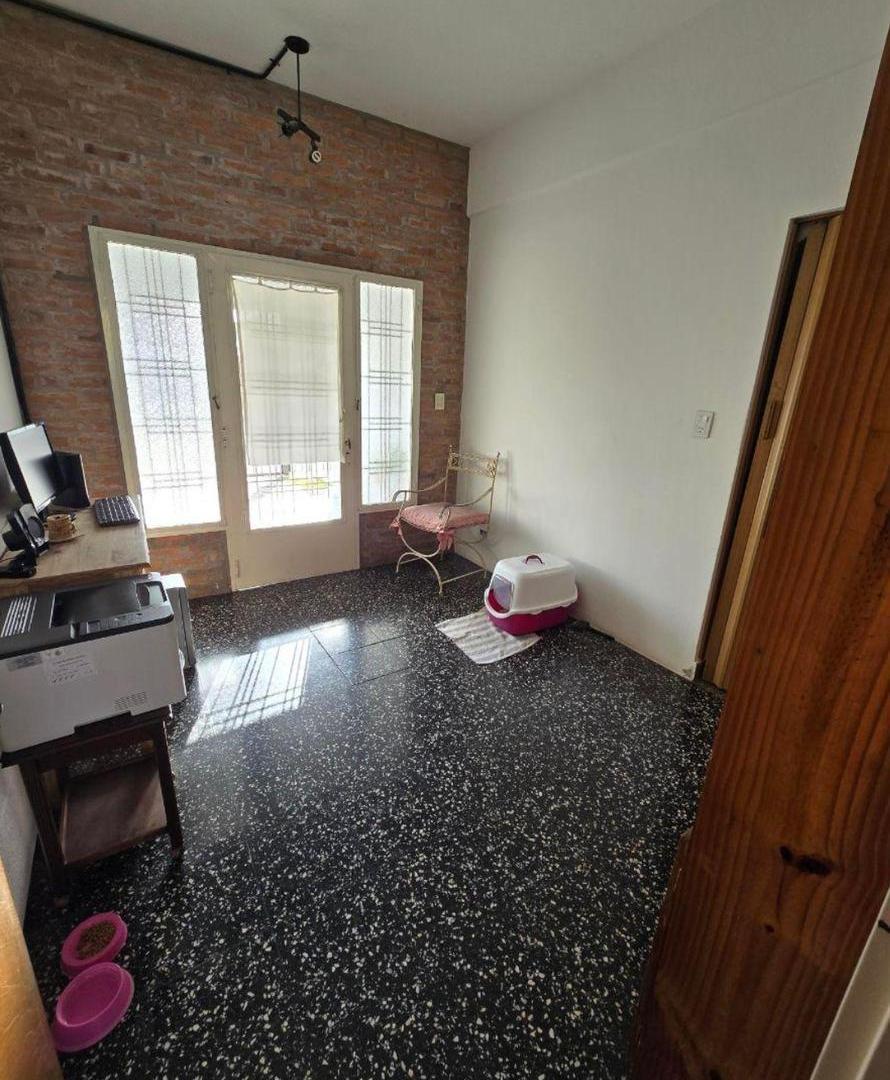 Foto de VENTA EN BLOQUE – 2 CASAS INDEPENDIENTES EN LOTE PROPIO CON PILETA, imagen 3
