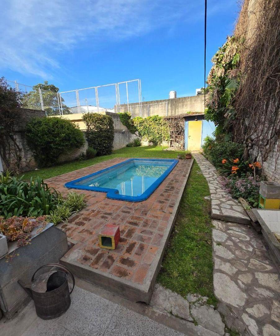Foto de VENTA EN BLOQUE – 2 CASAS INDEPENDIENTES EN LOTE PROPIO CON PILETA, imagen 2