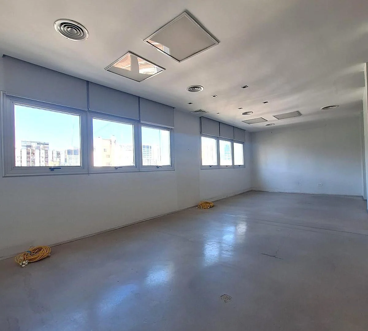 Foto de EXCELENTE OFICINA 140 M2 CARLOS PELLEGRINI 700 PISO 10º !!!!, imagen 2