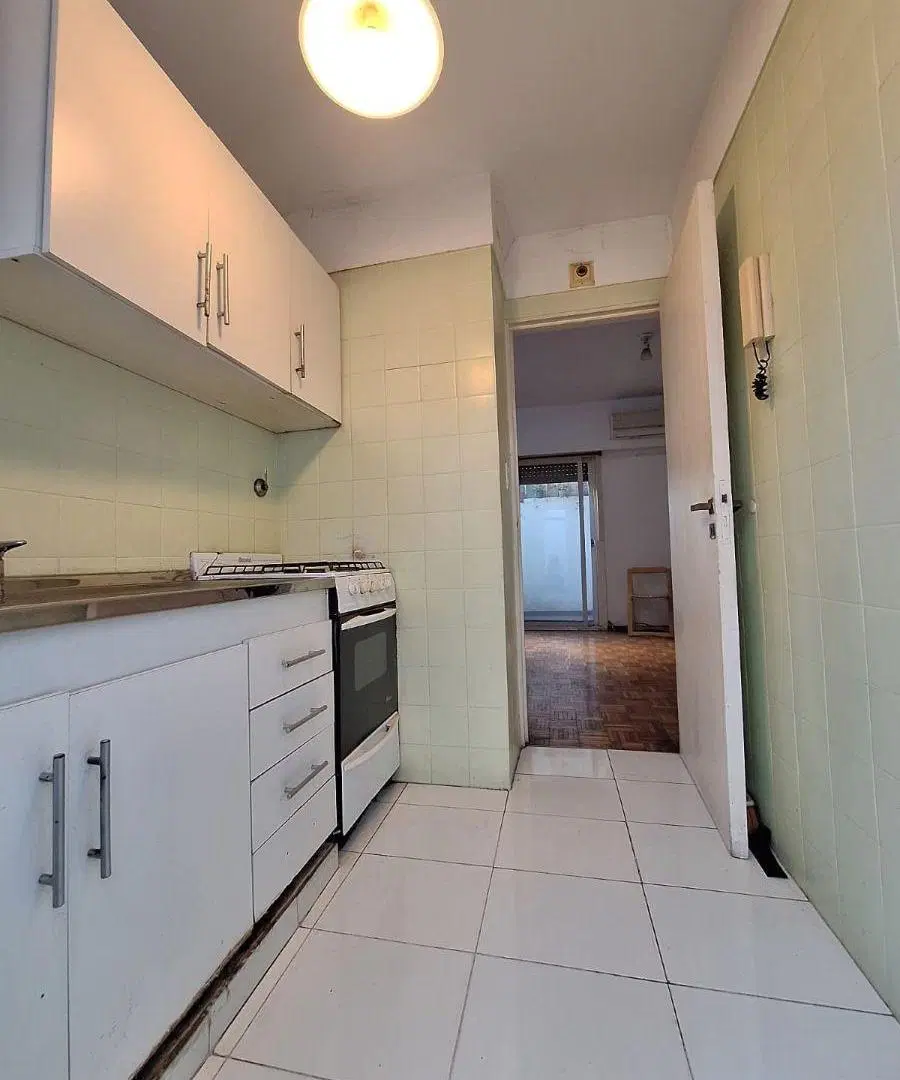 MUY LINDO MONOAMBIENTE, COCINA SEPARADA, CON 2 PATIOS!!! 2