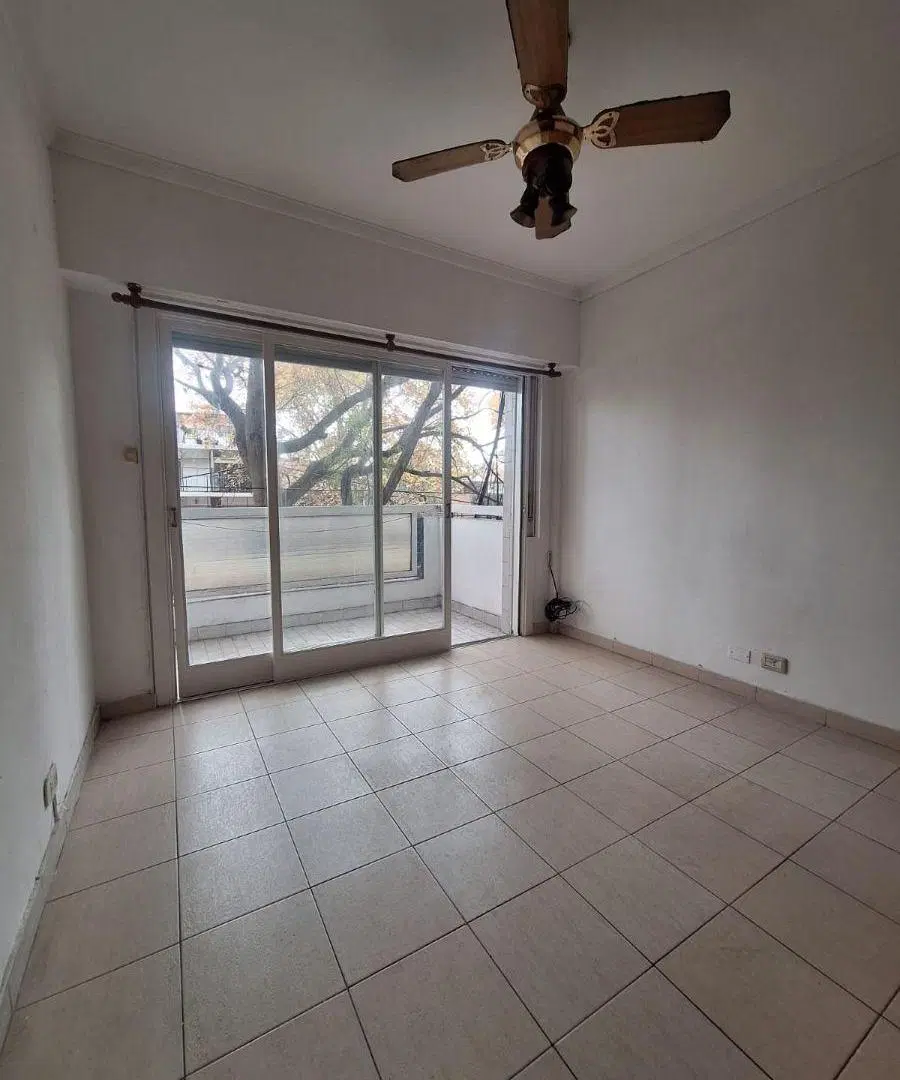 AMPLIO MONOAMBIENTE AL FRENTE CON BALCON AV. DE LOS INCAS PISO 2 5