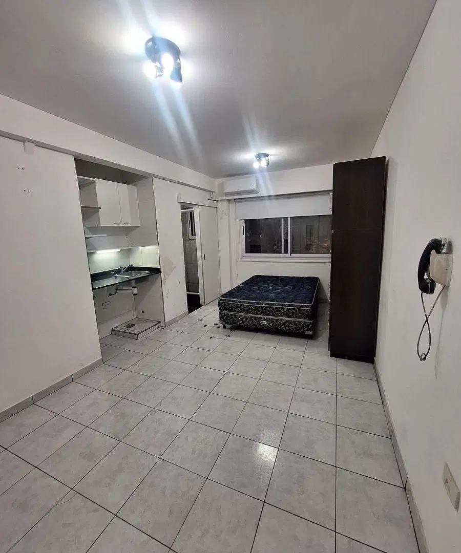 Impecable Monoambiente Refaccionado 3