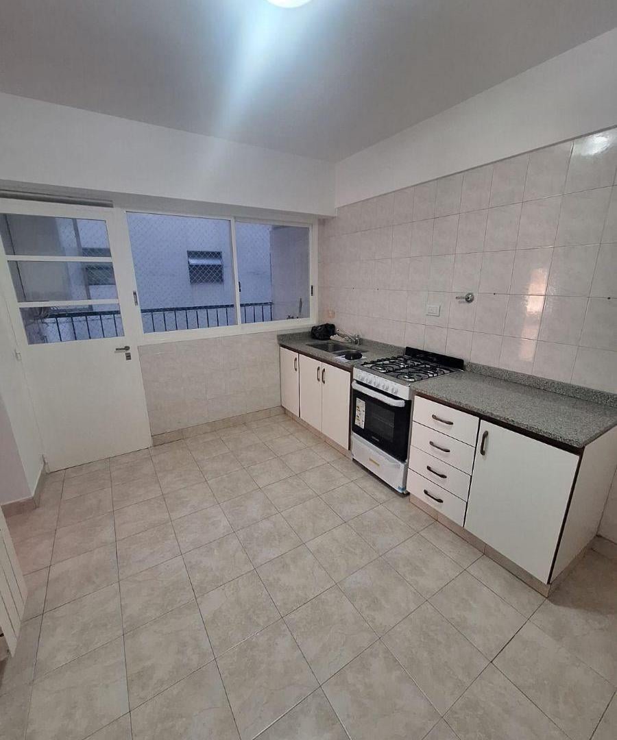 Foto de COLEGIALES HERMOSO 2 AMBIENTES AL FRENTE 62 M2 TOTALES!!! BCON, imagen 3