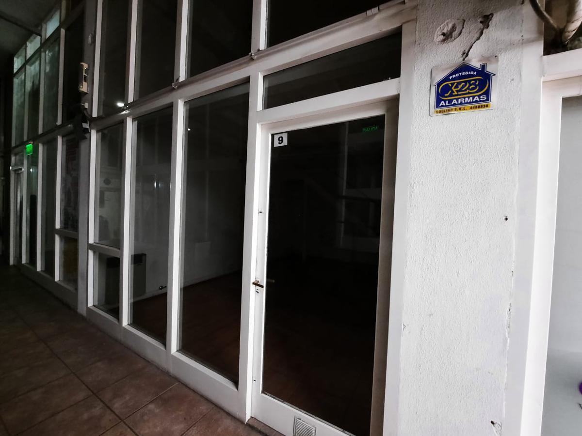 Foto de Local comercial 43 m2 - Área Centro Este, imagen 3