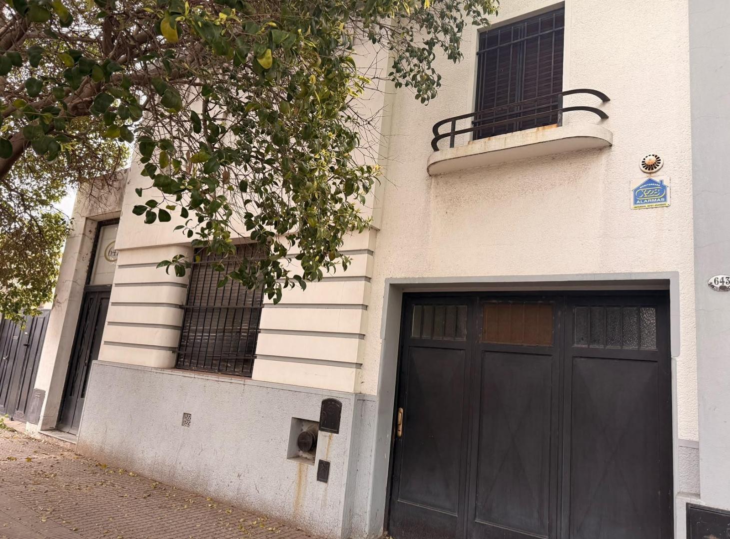 Foto de Casa en venta 3 dorm. en Bahia Blanca. apta credito., imagen 2