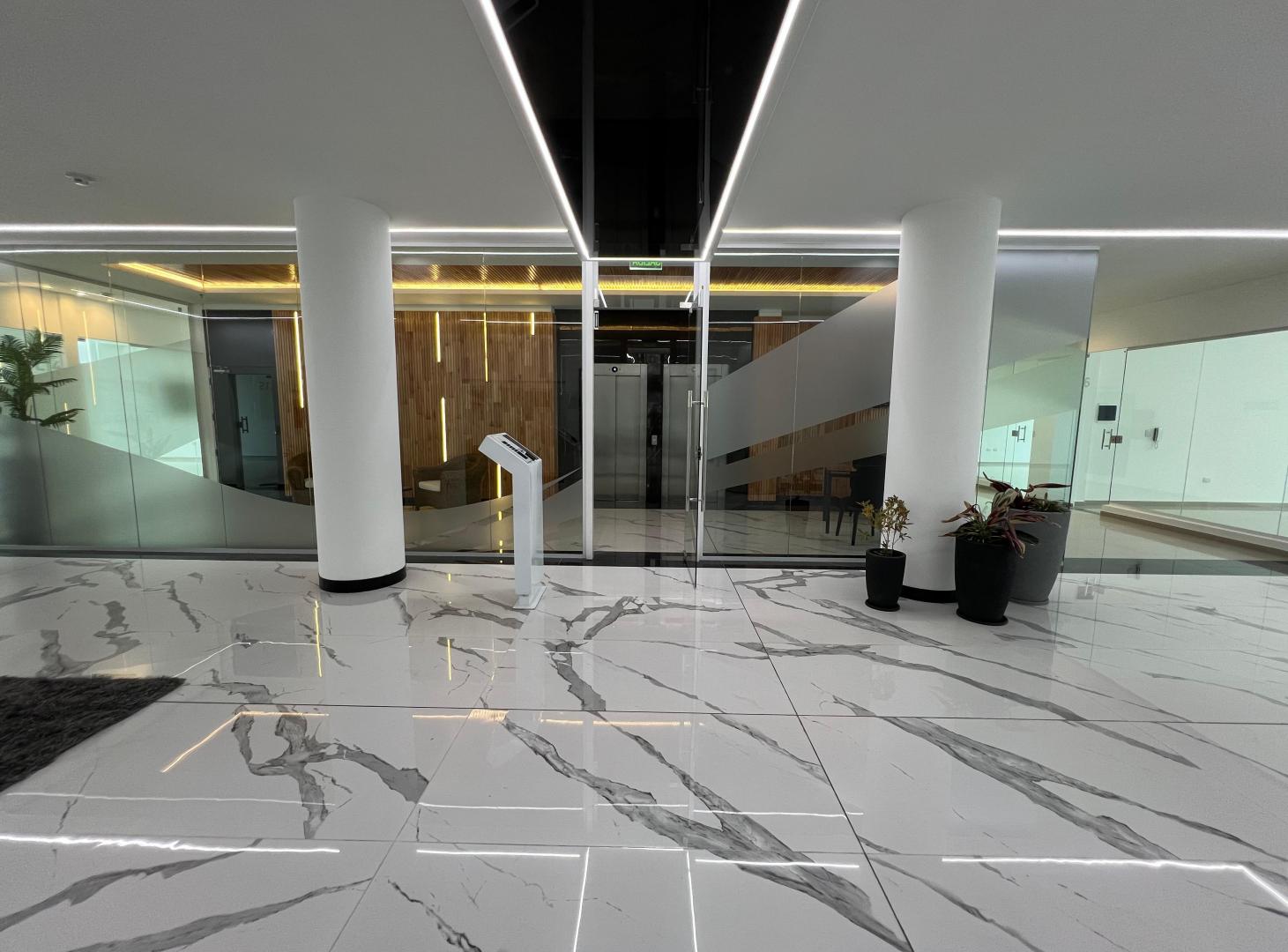 Foto de Local comercial en galería - Edificio Veneto VIII, imagen 3
