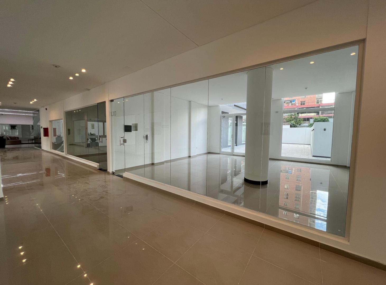 Foto de Local comercial en galería - Edificio Veneto VIII, imagen 1