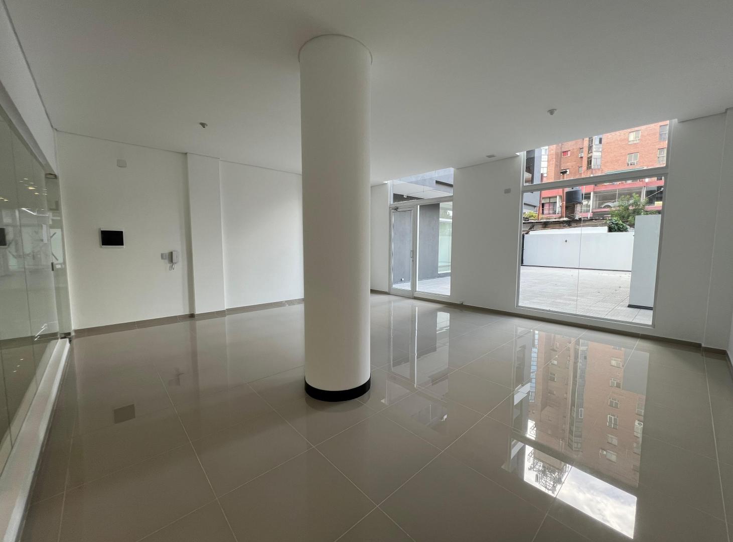 Foto de Local comercial en galería - Edificio Veneto VIII, imagen 2
