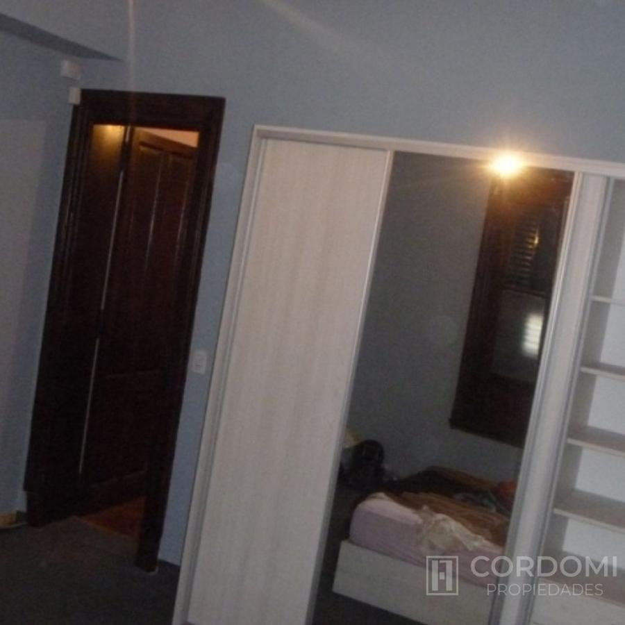 Venta PH en Lanús Oeste Tipo Casa al frente con cochera