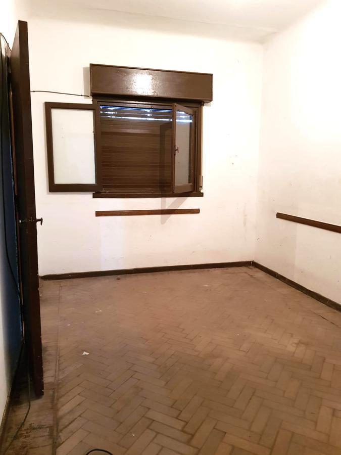 Venta PH en Lanús Este Tipo Casa de 3 ambientes al frente con Terraza