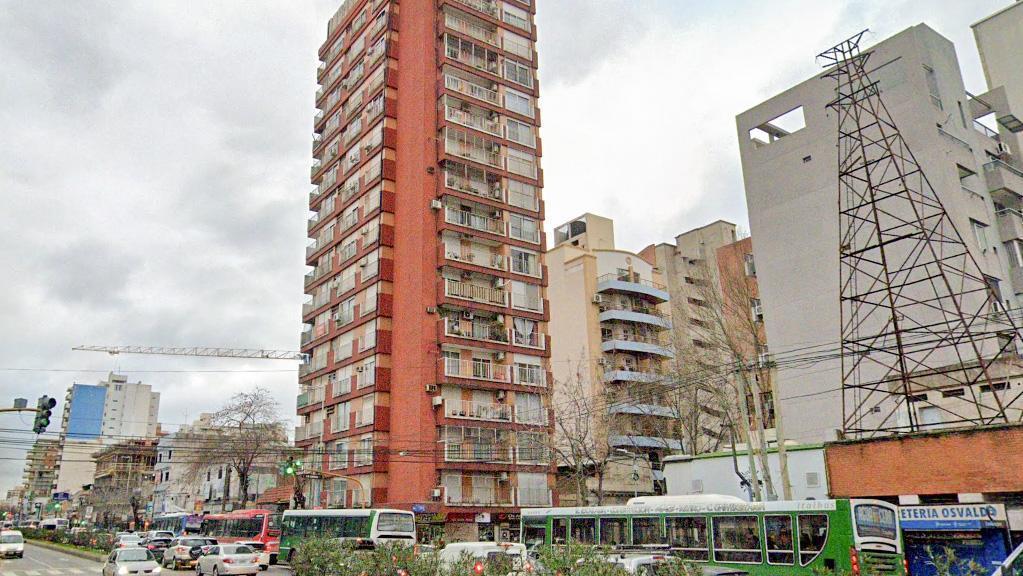 Venta de Departamento en Lanús Oeste de 3 Ambientes Al Frente con Balcón 3