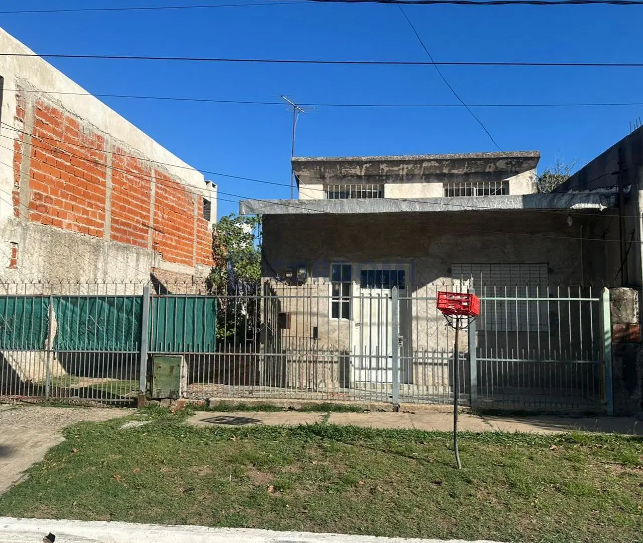 Venta de Casa en Florencio Varela Ideal 2 Familias a 4 cuadras de Av. San Martín y del Trabajo 4