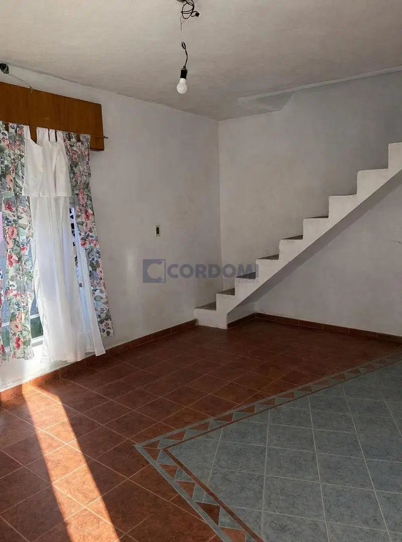 Venta de Casa en Florencio Varela Ideal 2 Familias a 4 cuadras de Av. San Martín y del Trabajo 5